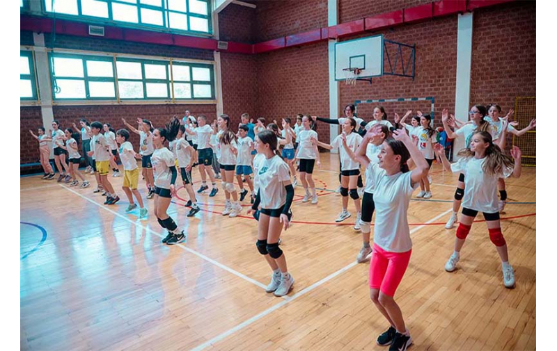 Kompanije Sport Vision i ONE doniraju osnovnim školama sportsku opremu vrijednu 24.000€
