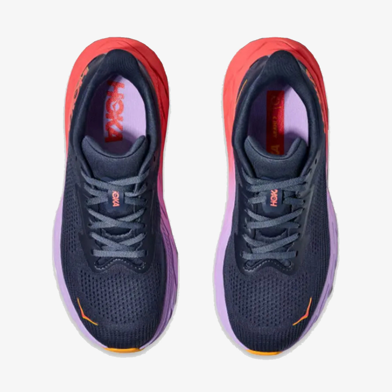 Hoka ARAHI 7 