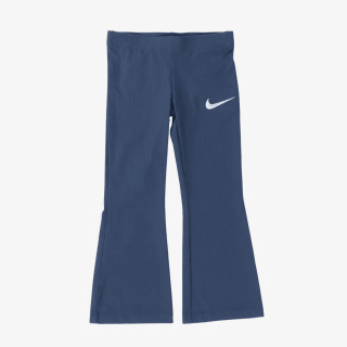 Nike Swoosh On Pointe 