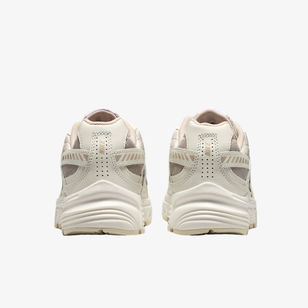 WMNS NIKE INITIATOR 