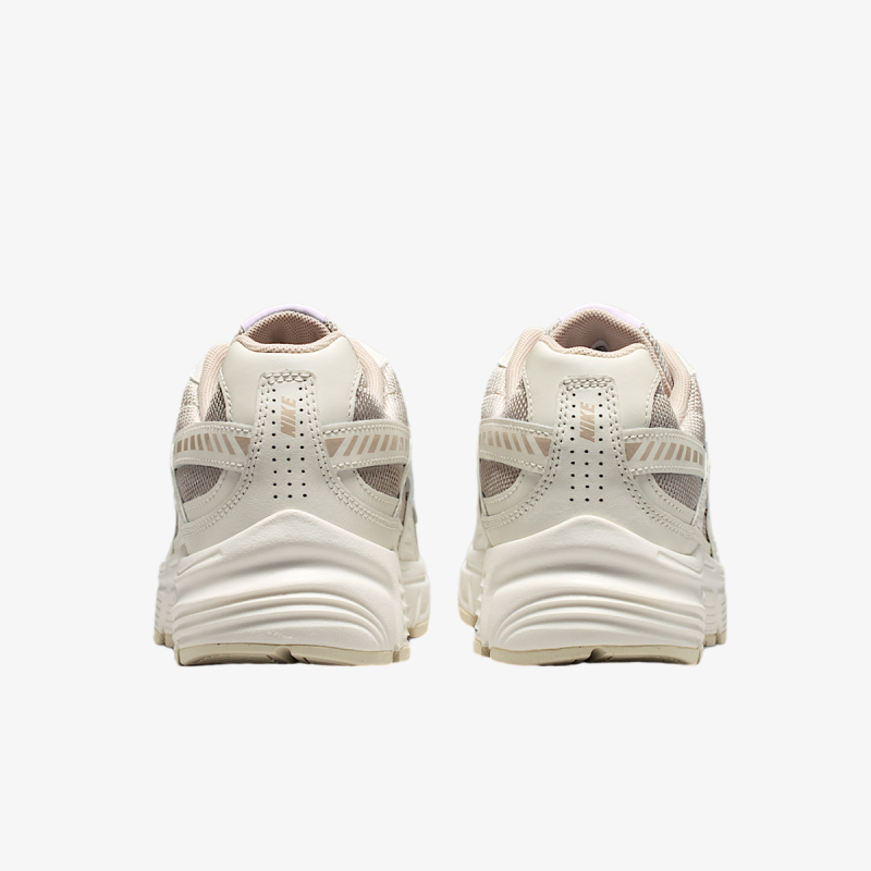 WMNS NIKE INITIATOR 
