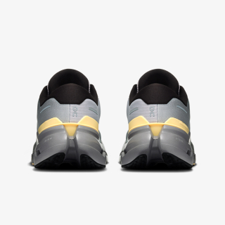 On CLOUDRUNNER 3 