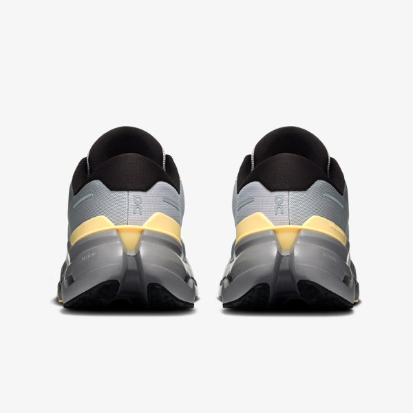 On CLOUDRUNNER 3 