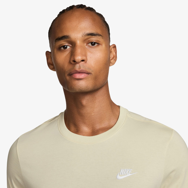 Nike Sportswear Club 
