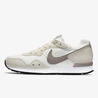 Nike Venture Runner 