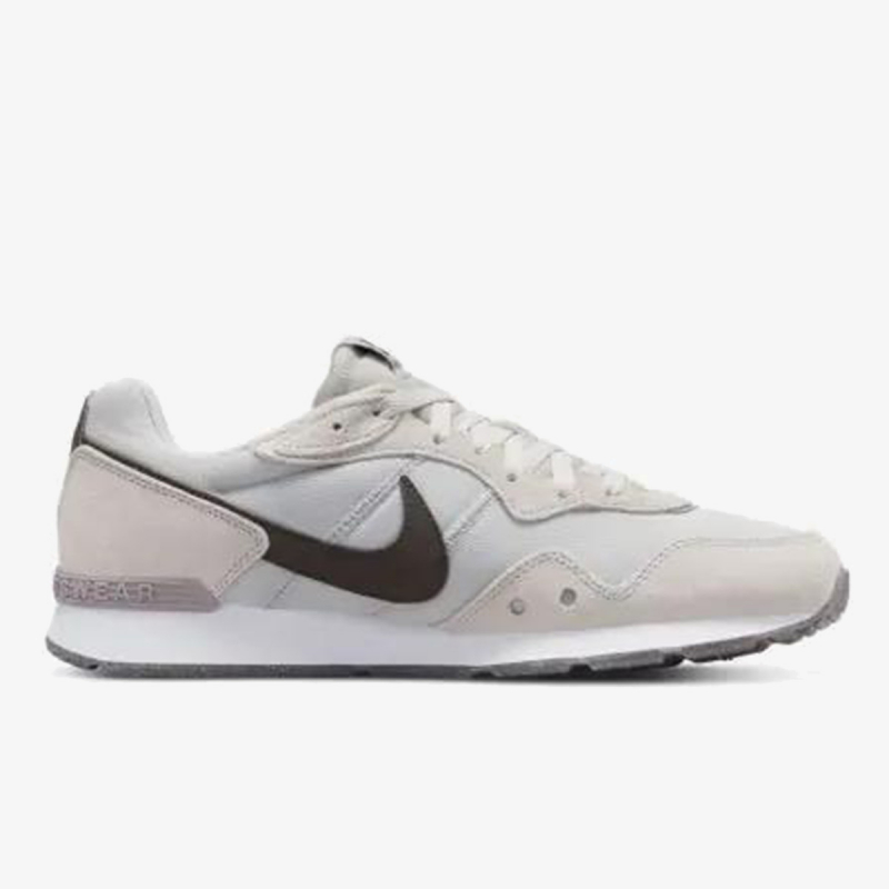 Nike Venture Runner 
