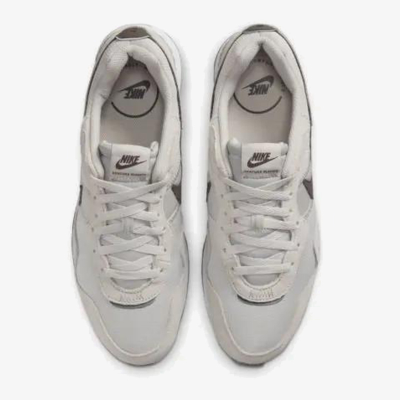 Nike Venture Runner 
