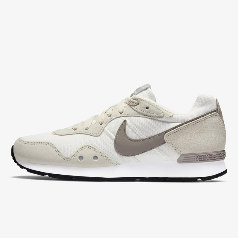 Nike Venture Runner 