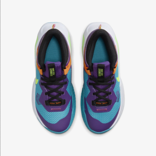 NIKE Air Zoom Crossover 