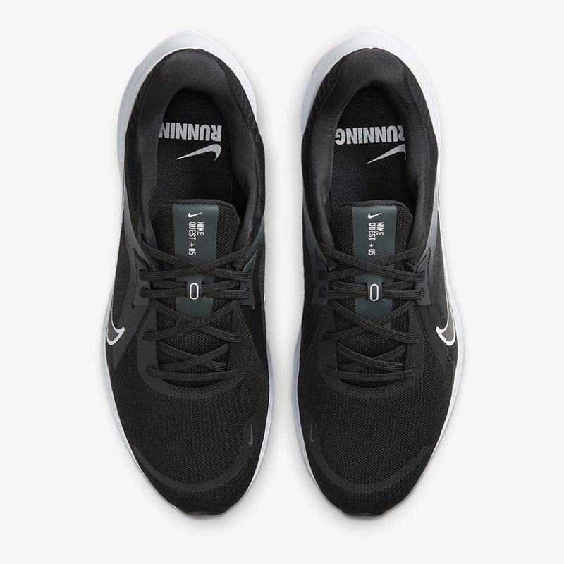 Nike Quest 5 