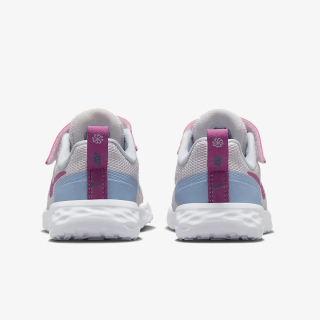 NIKE Revolution 6 
