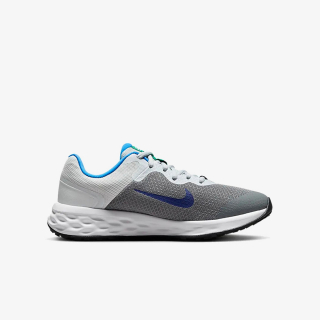 NIKE Revolution 6 