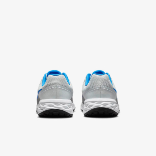NIKE Revolution 6 