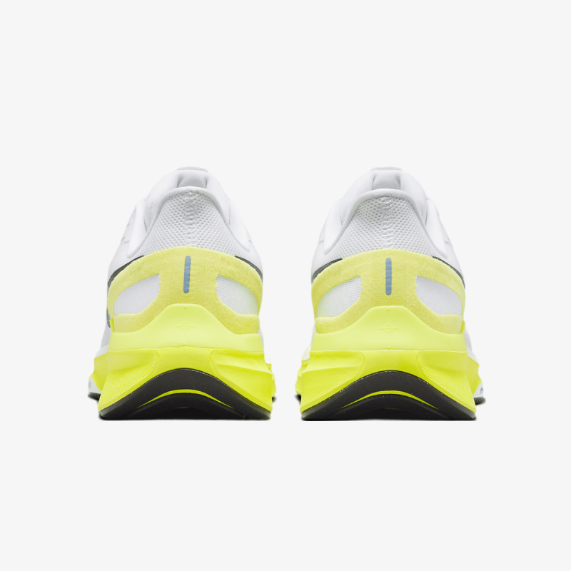 Nike Structure 25 