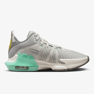 NIKE LeBron Witness 7 