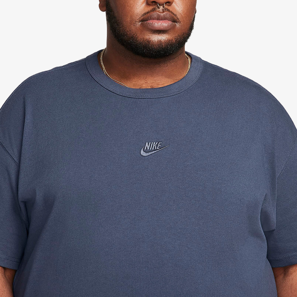 SPORTSWEAR 