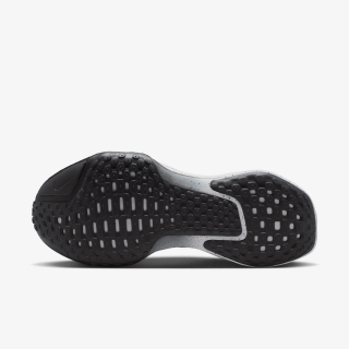 NIKE Invincible 3 