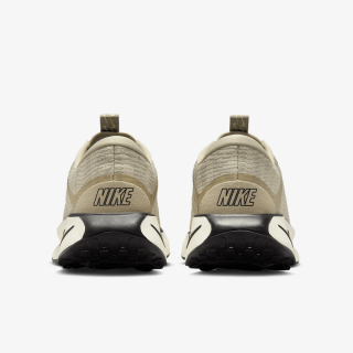 Nike Escape Momentum 