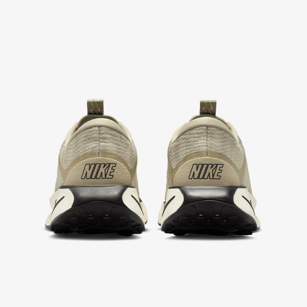 Nike Escape Momentum 