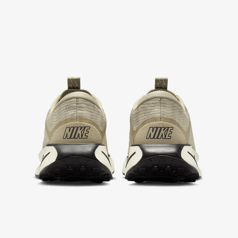 Nike Escape Momentum 