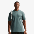 Nike Dri-FIT Primary 