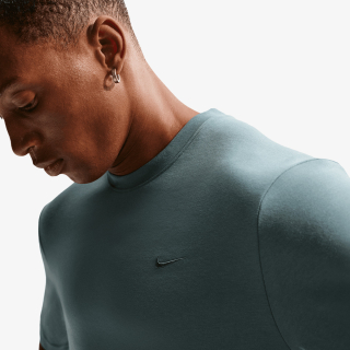 Nike Dri-FIT Primary 