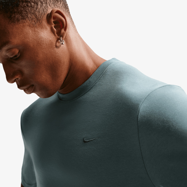 Nike Dri-FIT Primary 