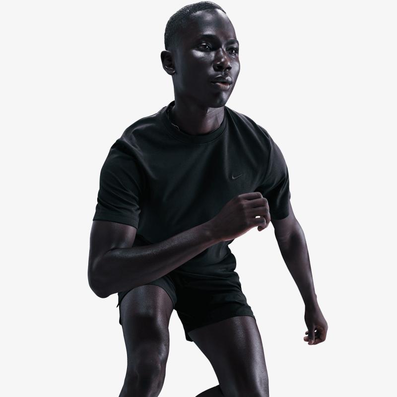 Nike Dri-FIT Primary 