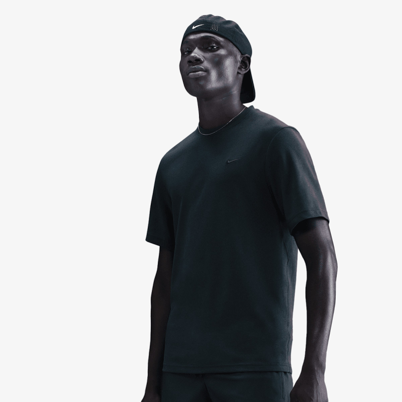 Nike Dri-FIT Primary 