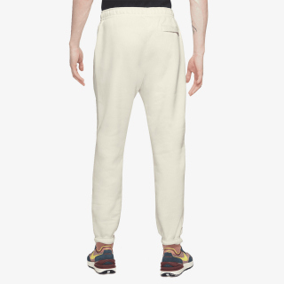 NIKE Club Fleece+ 