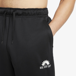 NIKE Therma-FIT 
