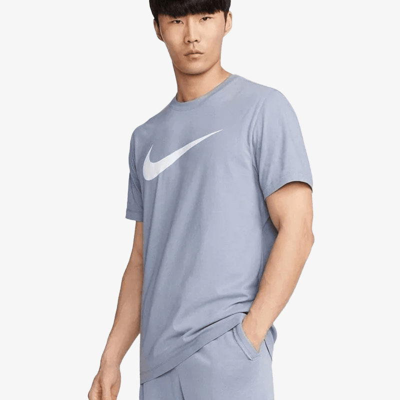 Nike M NSW TEE GOOD CHEST SWSH FS 