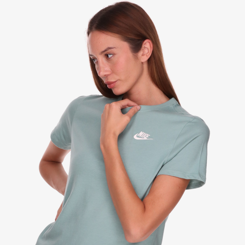 Nike Sportswear Club Essential 