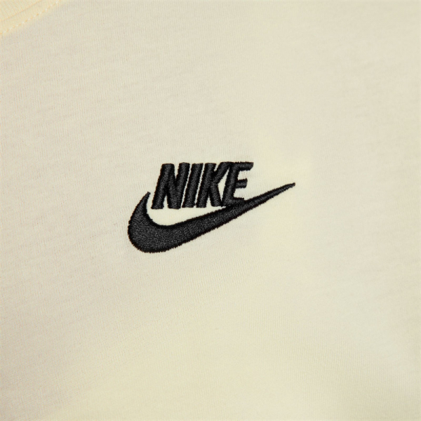 Nike Sportswear Club Essentials 