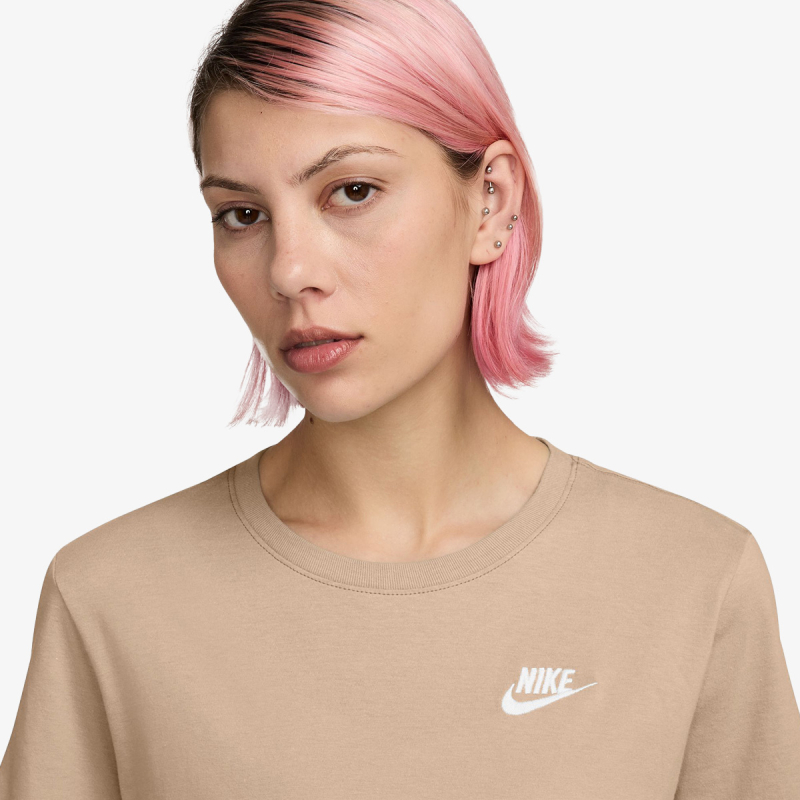 Nike Sportswear Club Essential 