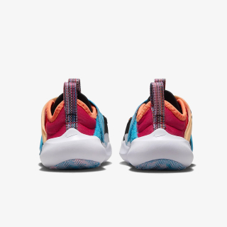 NIKE Flex Advance 