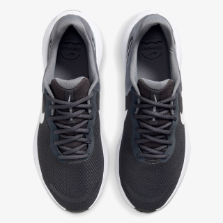 Nike Revolution 7 
