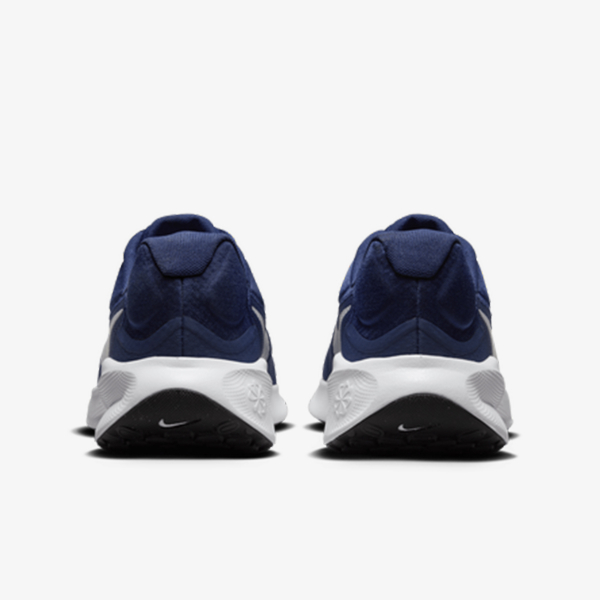 Nike Revolution 7 