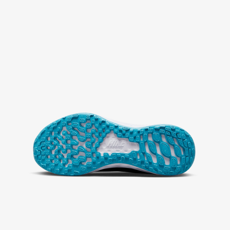 Nike Revolution 6 FlyEase 