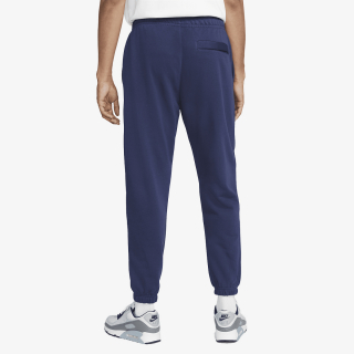 NIKE Club Fleece+ 