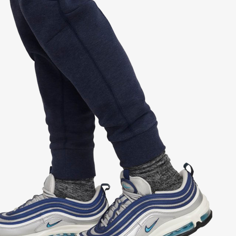 Nike Tech Fleece 