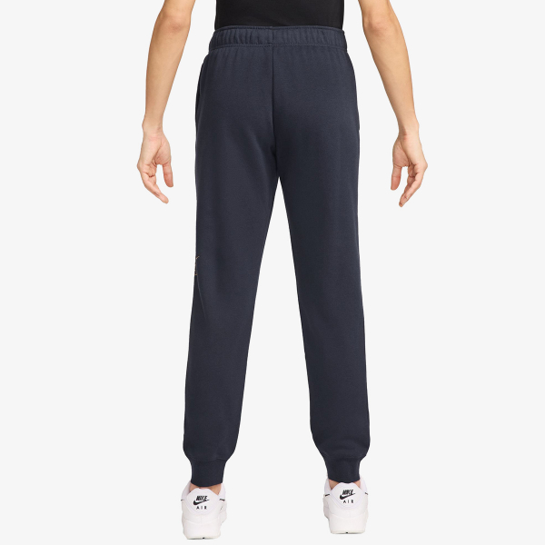 Nike Sportswear Club 