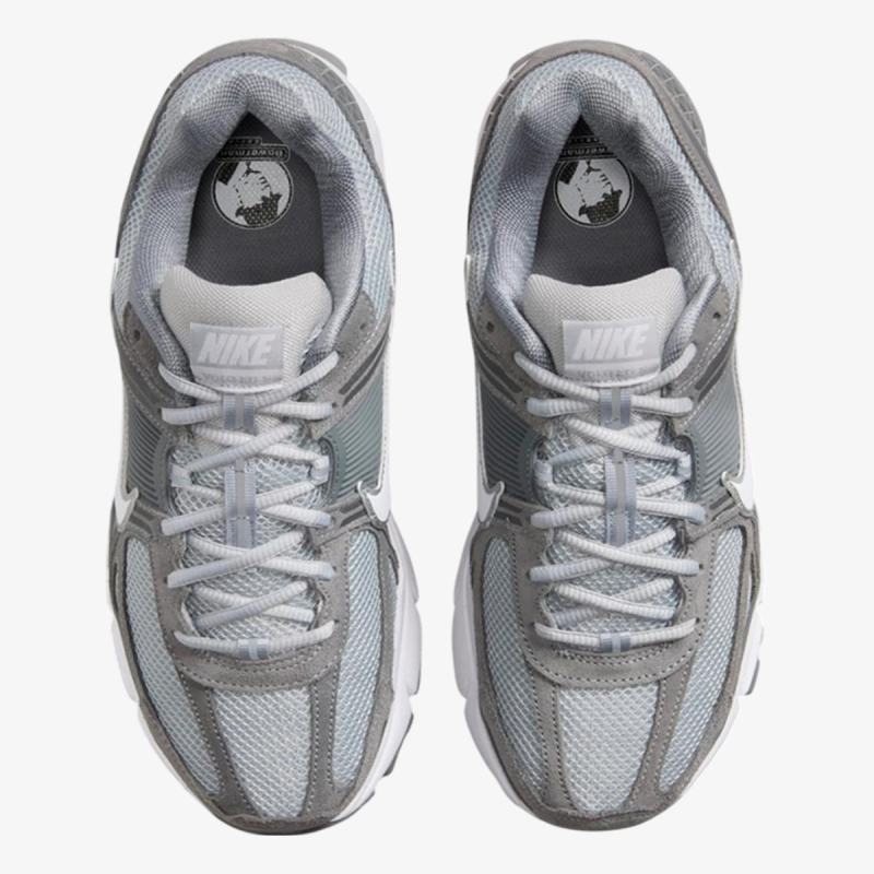 Nike Vomero 5 