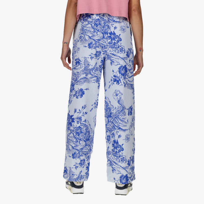 Nike Sportswear Collection 