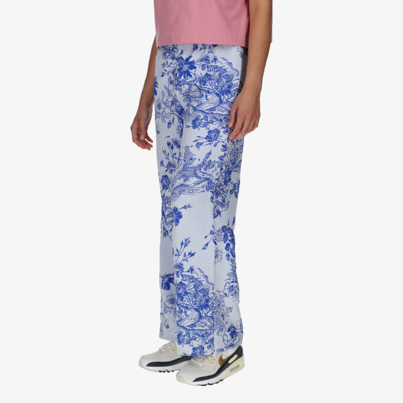 Nike Sportswear Collection 