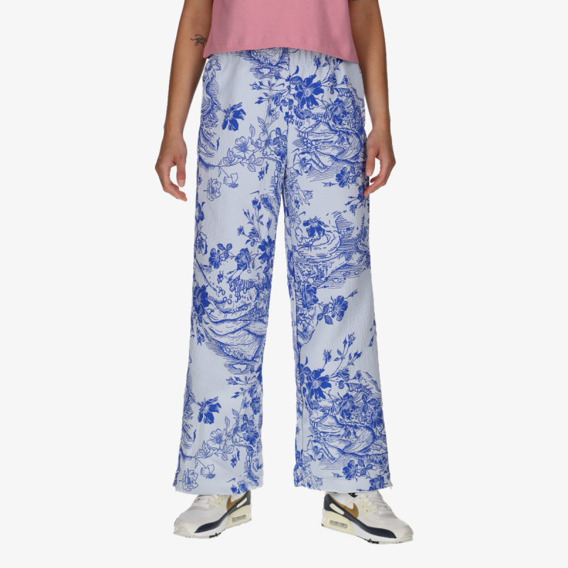 Nike Sportswear Collection 