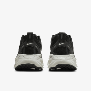 Nike Vomero 18 