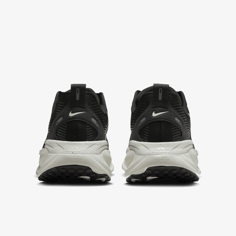 Nike Vomero 18 