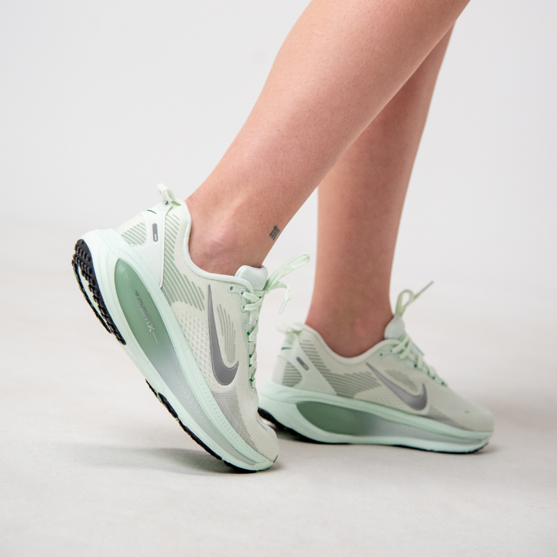 Nike W NIKE VOMERO 18 