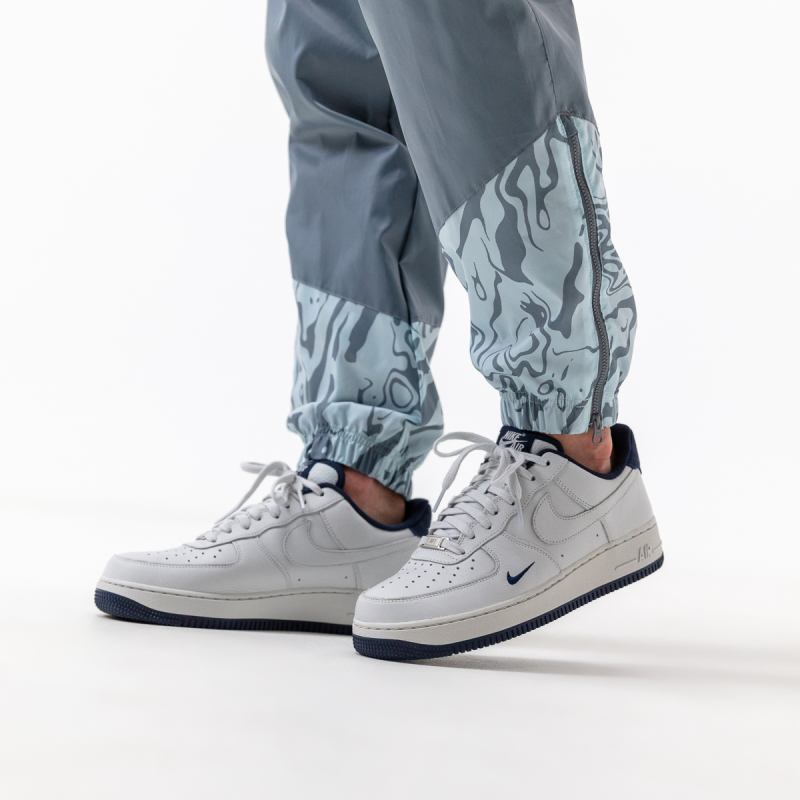 Nike AIR FORCE 1 07 LV8 ESS+ 